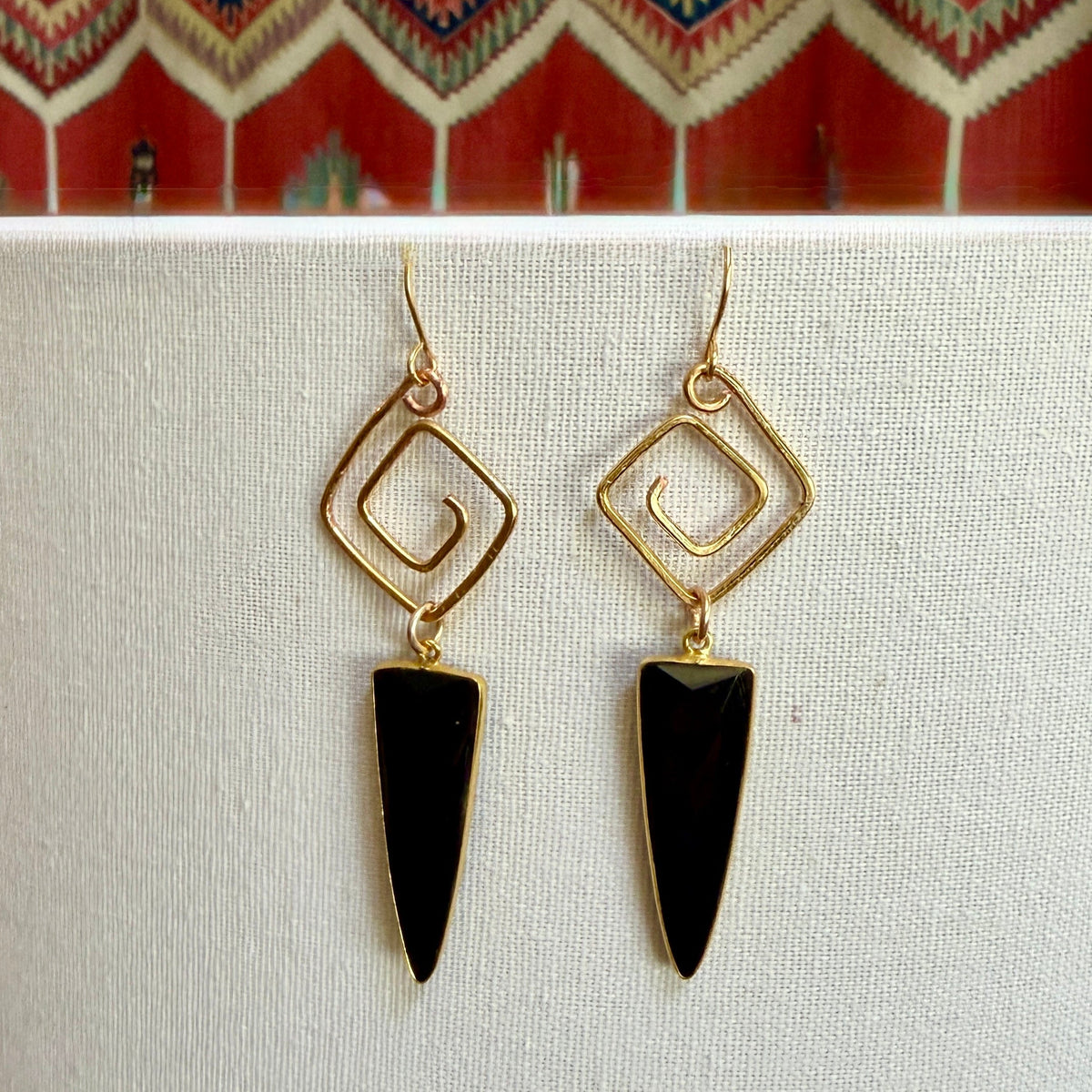 Geometric Onyx Triangle