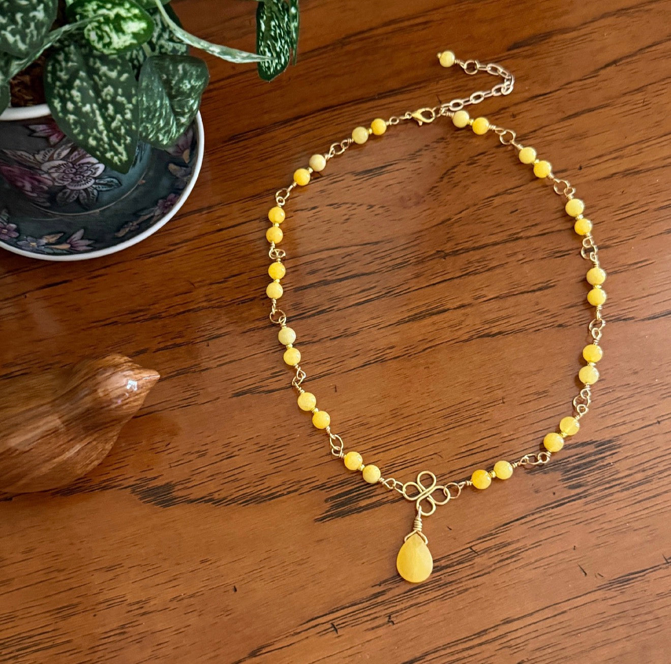 Yellow Jade Necklace with Teardrop Pendant