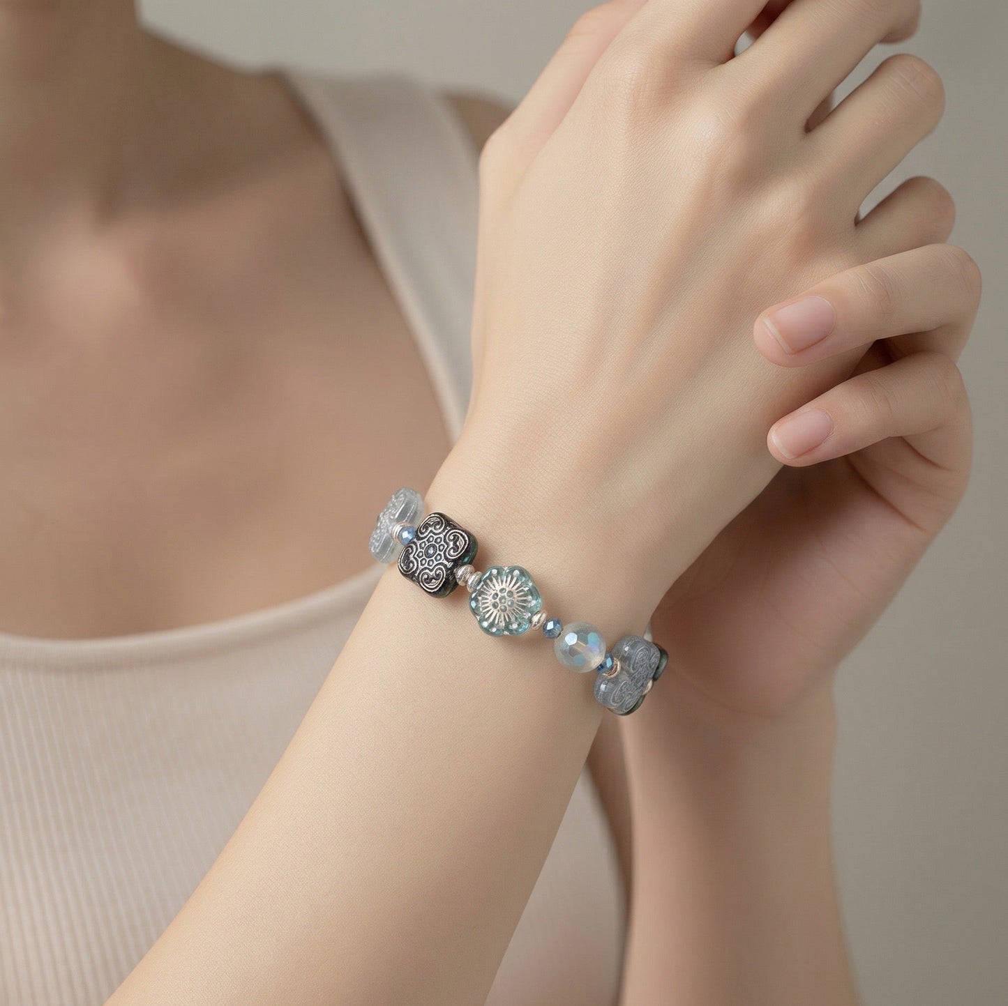 Bracelet | Czech Glass Beads in Shades of Blue | Square Shape | Flower | Stretch